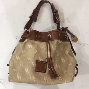 Dooney & Bourke purse not used